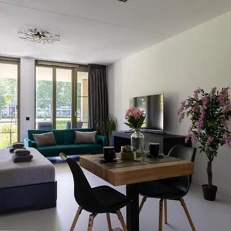 بيت ضيافة Luxury With King Size Bed