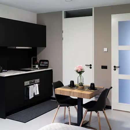 بيت ضيافة Luxury With King Size Bed