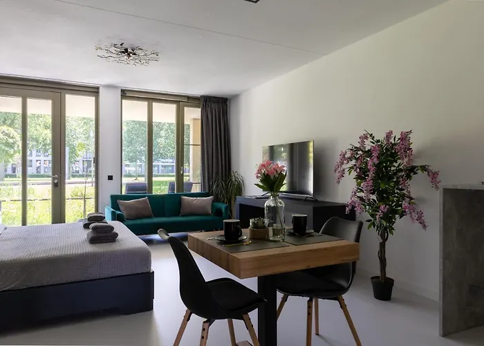 Guest house Luxury With King Size Bed