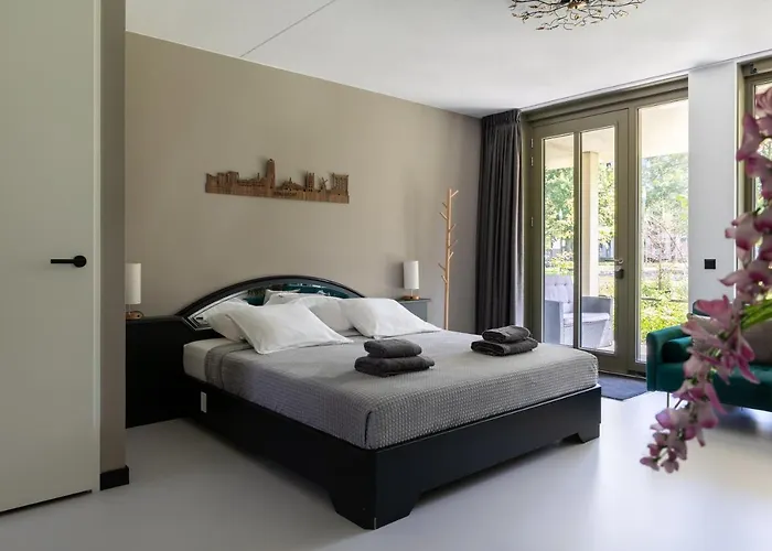 Luxury With King Size Bed Guest house Dordrecht