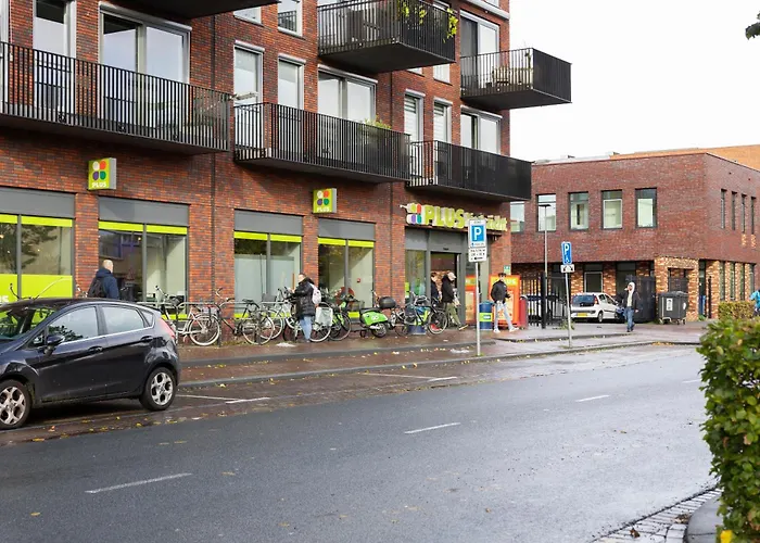 Luxury With King Size Bed 3*